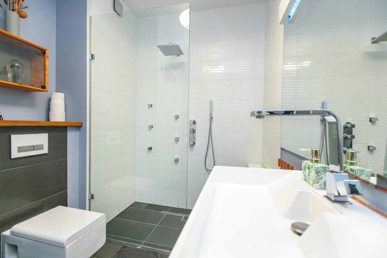 Dwupoziomowy, Rodzinny Apartament. Ochrona, Garaz. Варшава Екстериор снимка